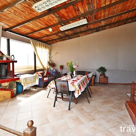 Vangelis Apartament *