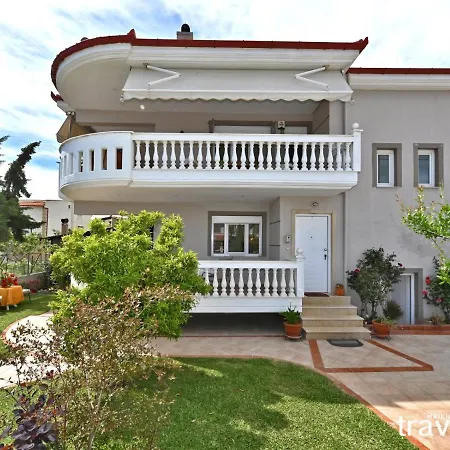 Apartment Vangelis Nea Plagia