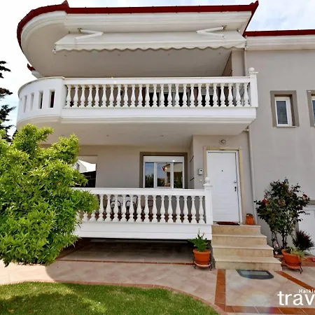 Vangelis Apartment Nea Plagia