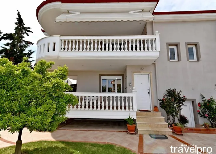Vangelis Apartment Nea Plagia
