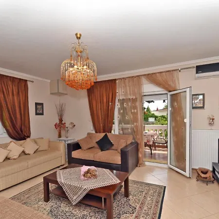 Vangelis Apartman Néa Plája